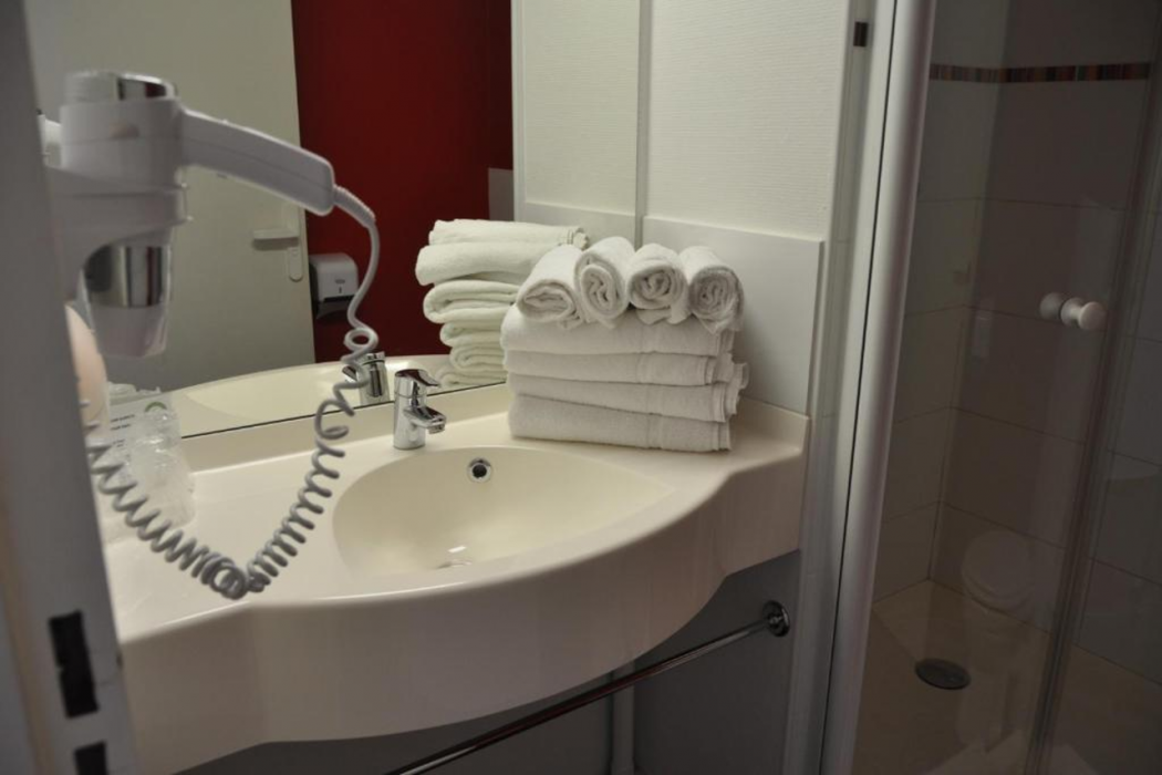 Hotel Clermont Estaing 18/40