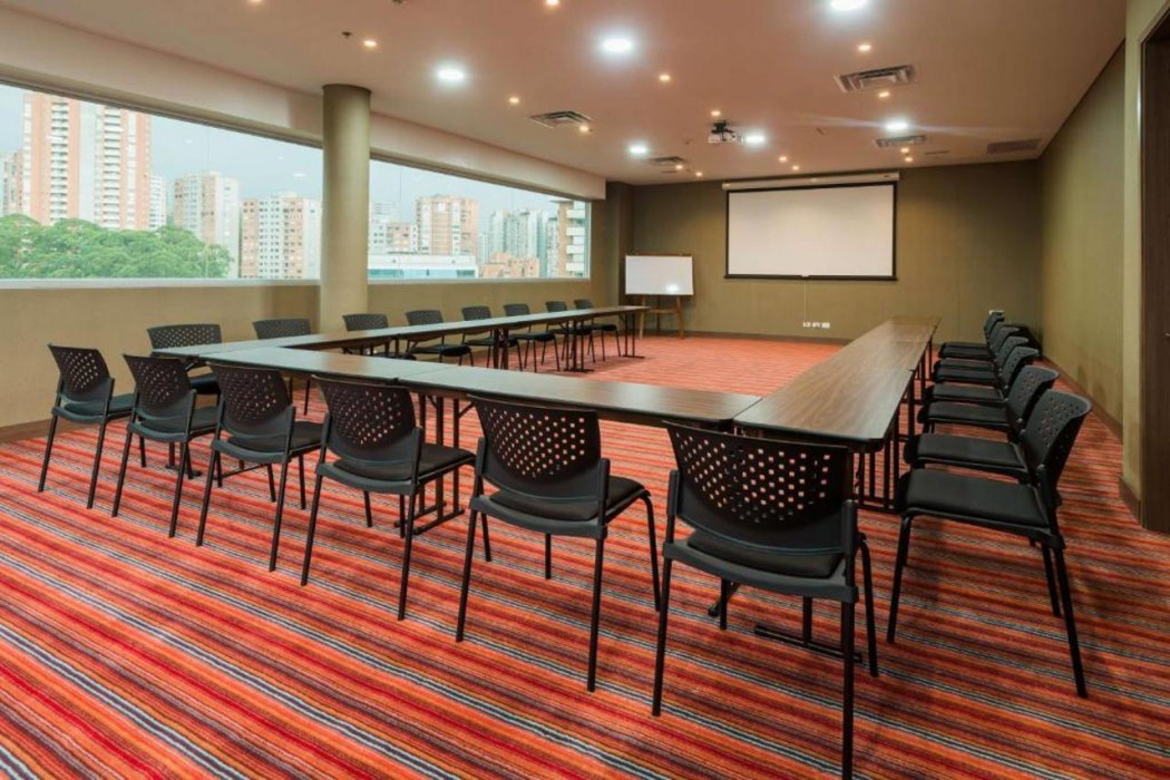 Hampton by Hilton Medellin 6/16