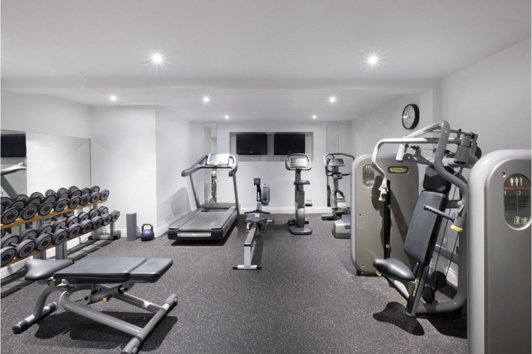 Elite Venue Selection Felbridge - Gatwick 45/75