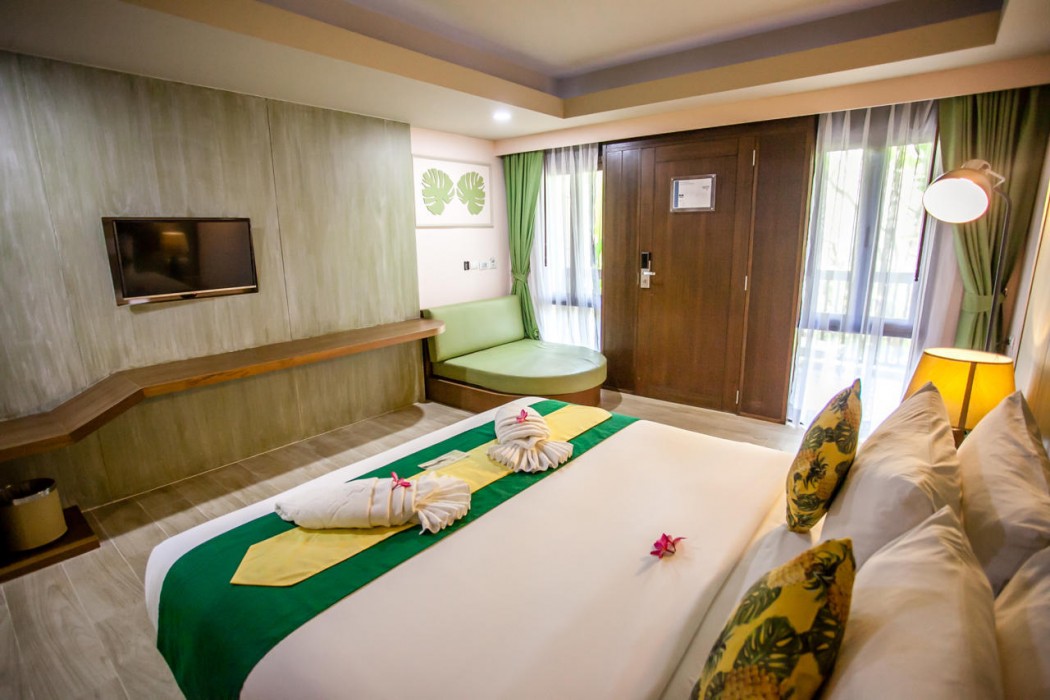 HULA HULA RESORT l truly tropical and fun wellness 32/90