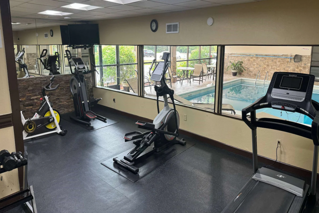 AmericInn by Wyndham Grand Rapids Airport North 29/62