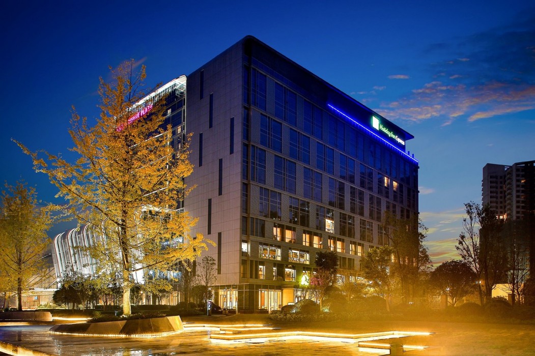 HOLIDAY INN EXPRESS CHENGDU WENJIANG HOTSPRING 9/36