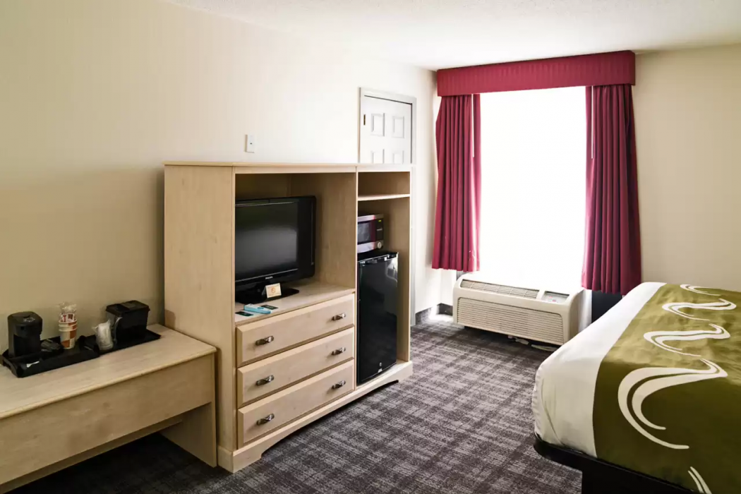 Quality Inn Seymour I-65, IN 8/31