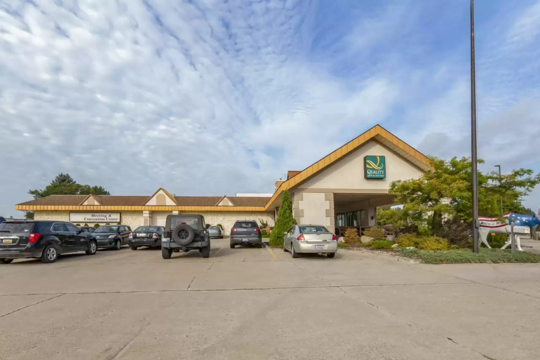 Quality Inn & Suites Escanaba North 2/24