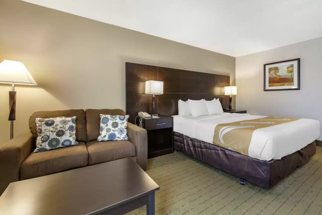 Quality Inn & Suites Escanaba North 6/24