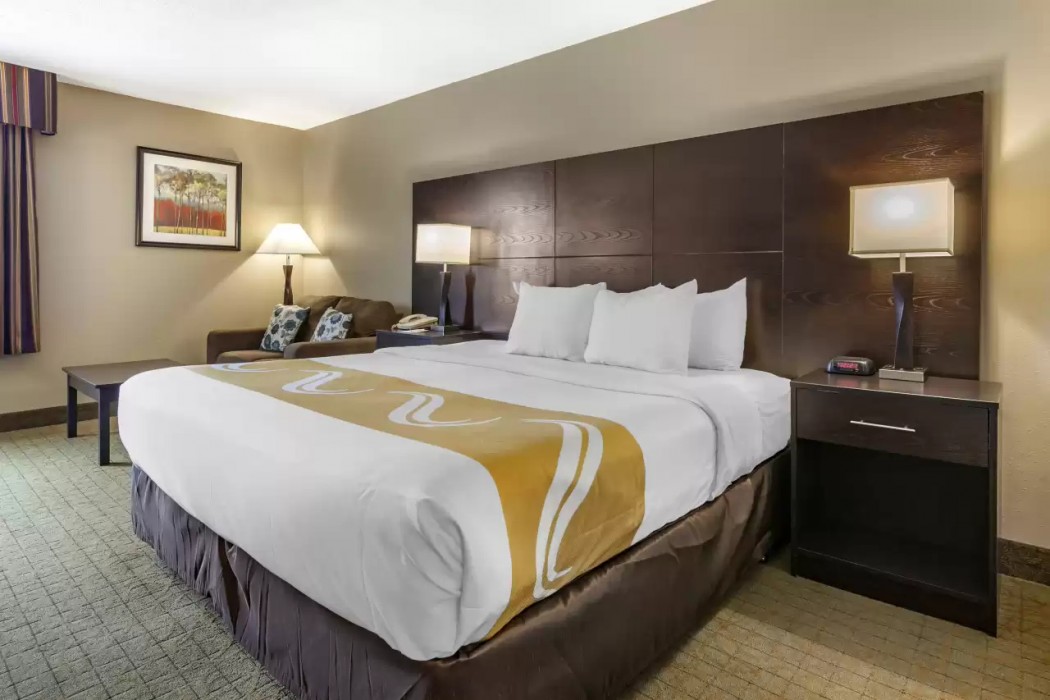 Quality Inn & Suites Escanaba North 5/24