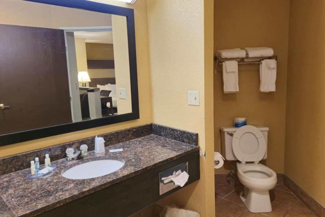 Haven Hotel Shawano WI 14/26