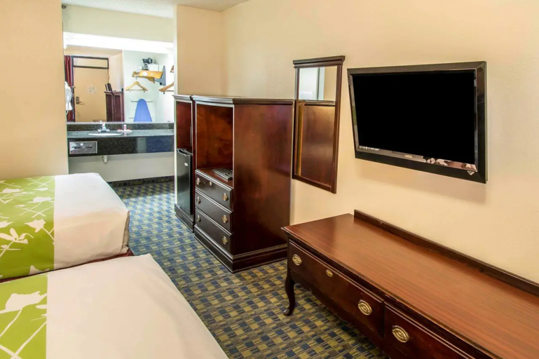 Green Palms Extended Stay 8/23
