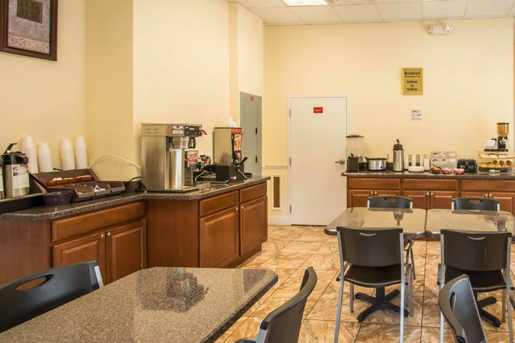 Green Palms Extended Stay 13/23