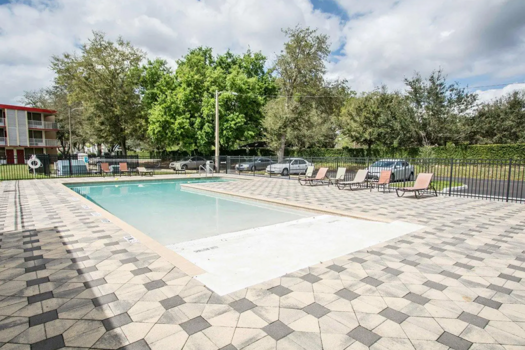 Green Palms Extended Stay 16/23