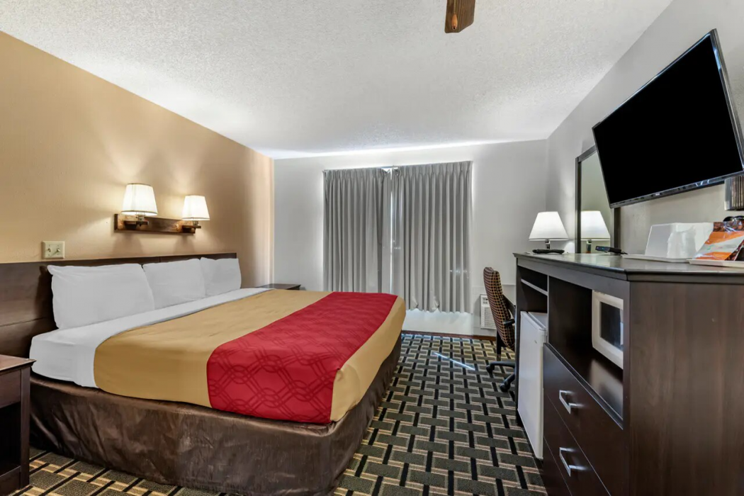 Econo Lodge La Junta CO 6/13