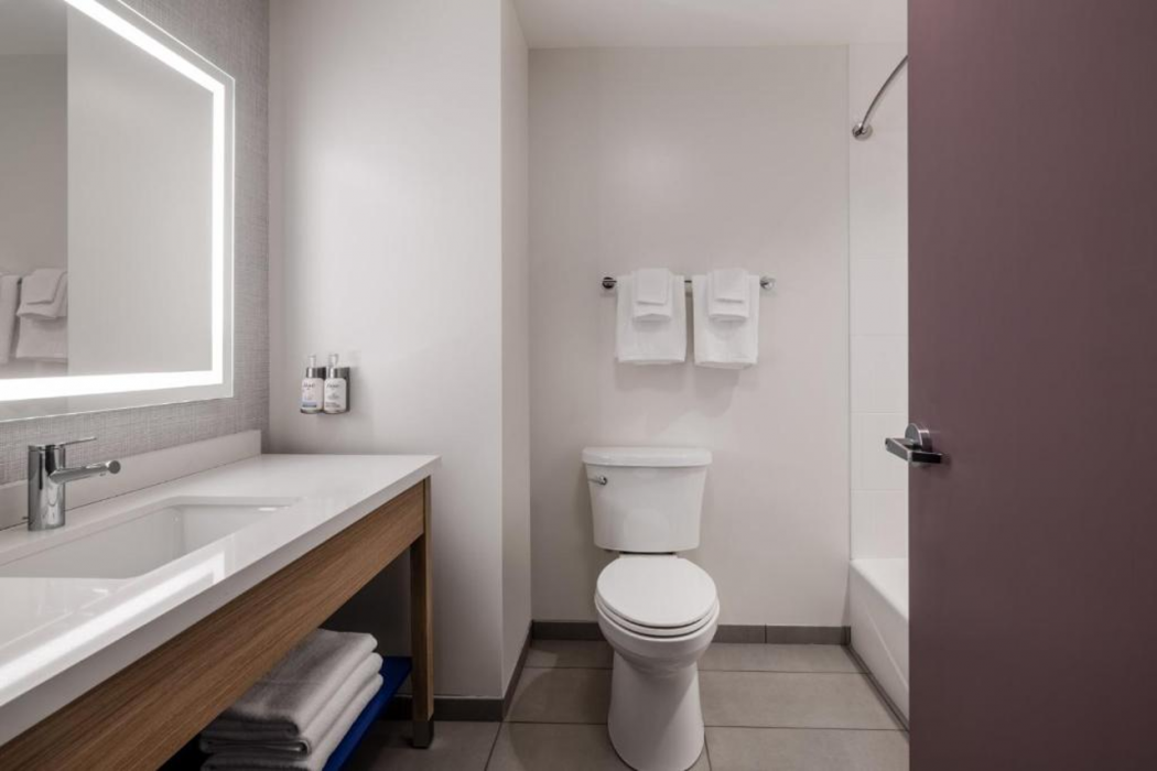 Garner Hotel Virginia Beach North by IHG 16/42