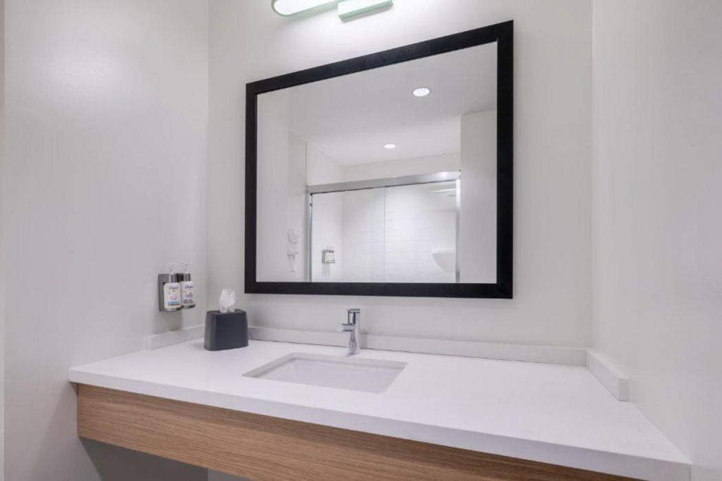 Garner Hotel Virginia Beach North by IHG 15/42
