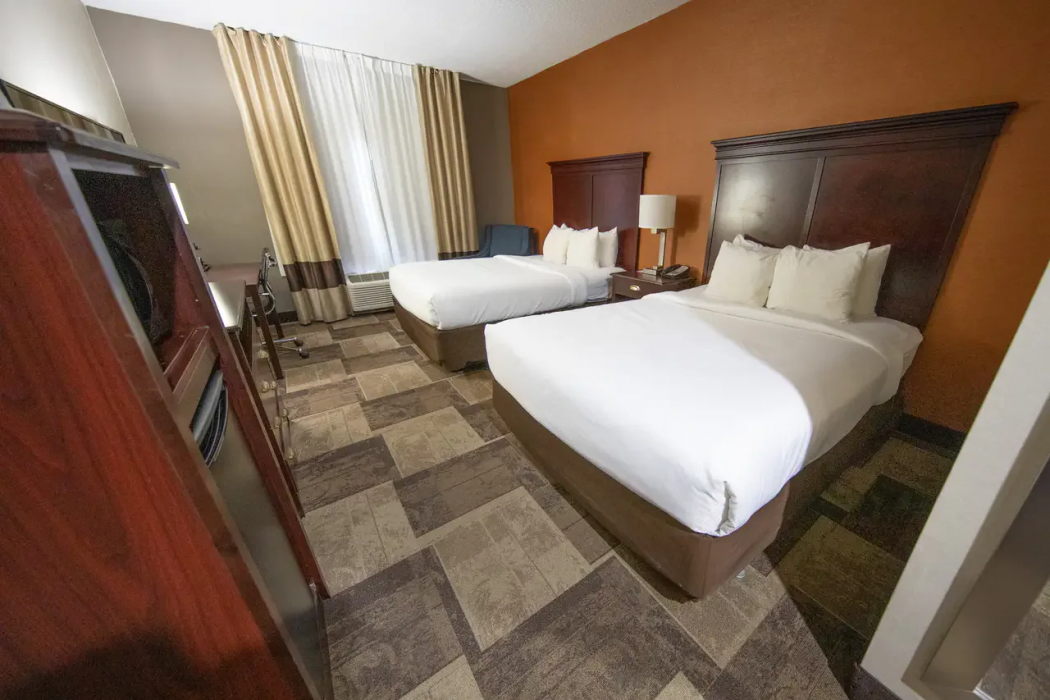Comfort Inn & Suites Hutchinson KS 12/27
