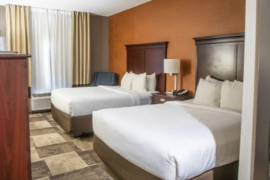 Comfort Inn & Suites Hutchinson KS 10/27