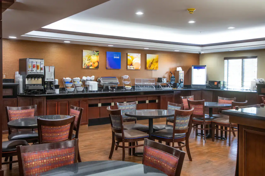 Comfort Inn & Suites Hutchinson KS 17/27
