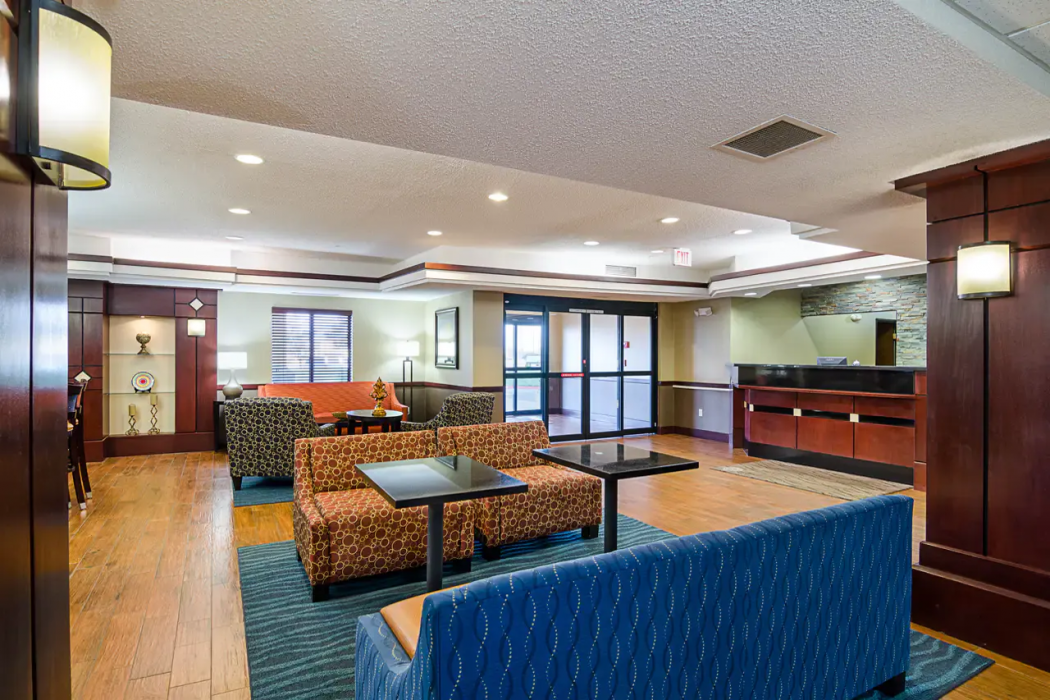 Comfort Inn & Suites Hutchinson KS 20/27
