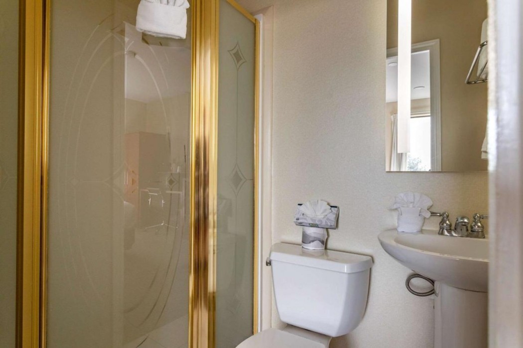 Comfort Suites Houston near Medical Center- NRG Stadium 15/35