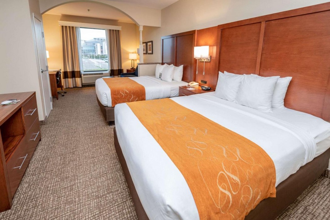 Comfort Suites Houston near Medical Center- NRG Stadium 18/35