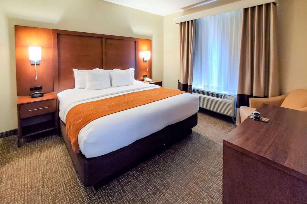 Comfort Suites Houston near Medical Center- NRG Stadium 20/35