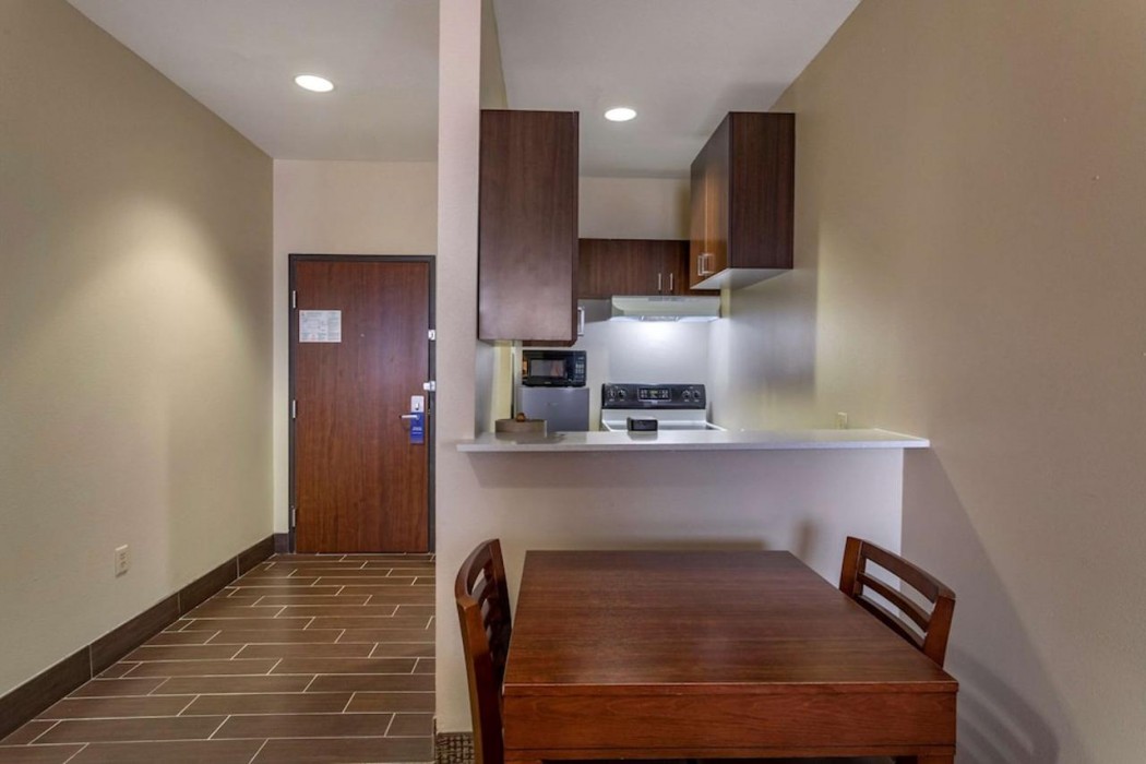 Comfort Suites Houston near Medical Center- NRG Stadium 11/35