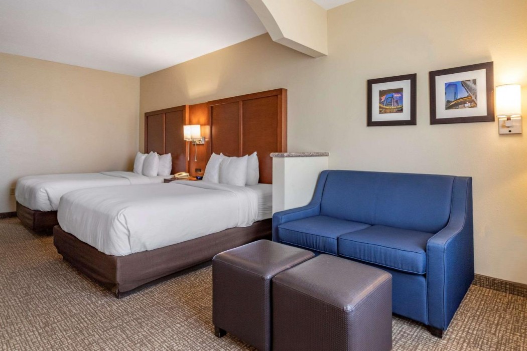 Comfort Suites Houston near Medical Center- NRG Stadium 14/35