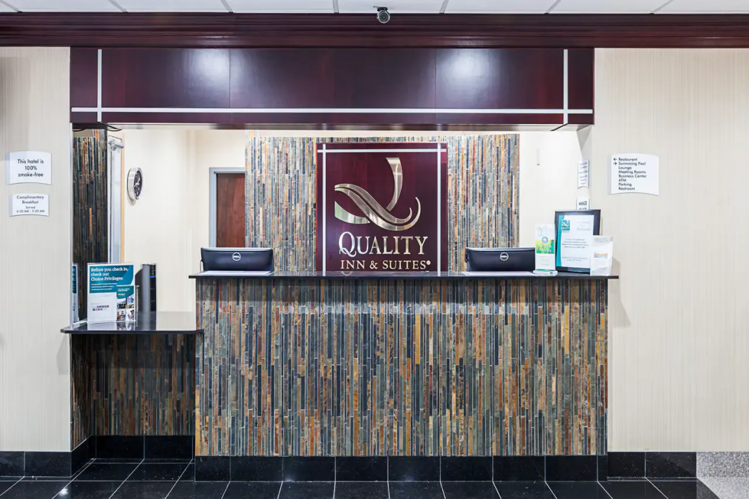 Quality Inn & Suites Cincinnati Downtown Area 8/32