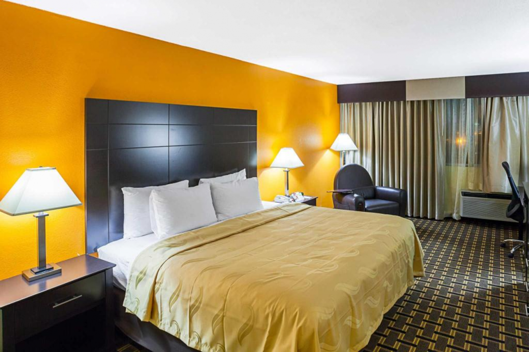 Quality Inn & Suites Cincinnati Downtown Area 10/32