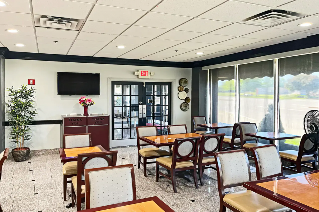 Quality Inn & Suites Cincinnati Downtown Area 14/32