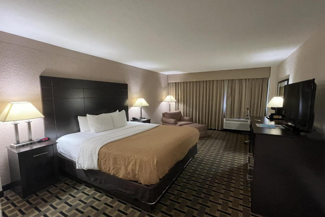 Quality Inn & Suites Cincinnati Downtown Area 12/32
