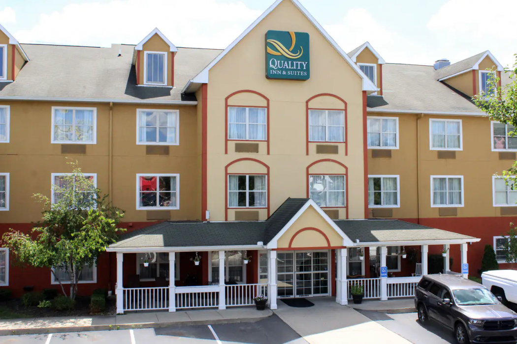 Quality Inn & Suites Cincinnati Sharonville 2/42