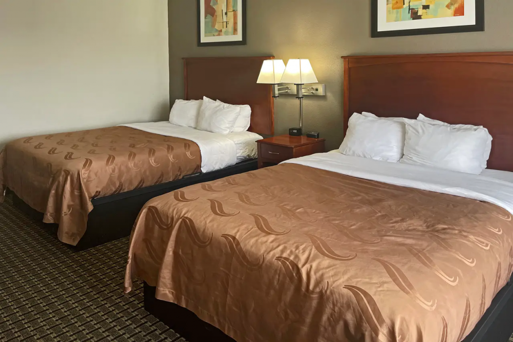 Quality Inn & Suites Cincinnati Sharonville 10/42