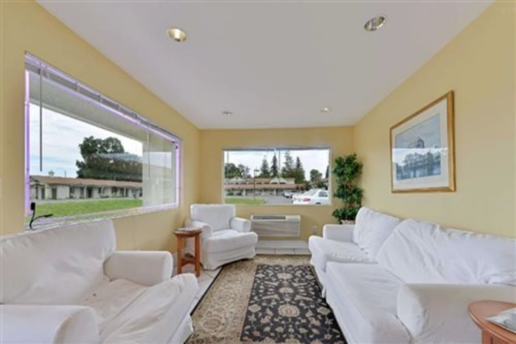 Rodeway Inn Stockton Highway 99 11/17