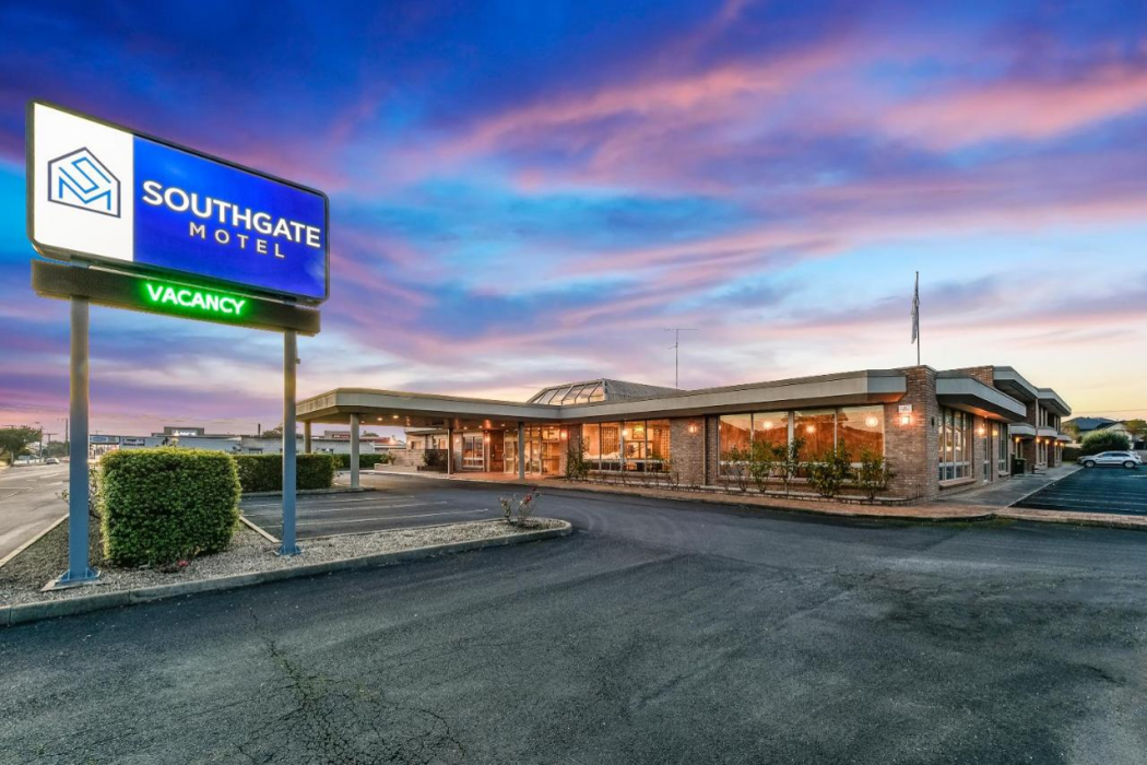 Southgate Motel 1/33
