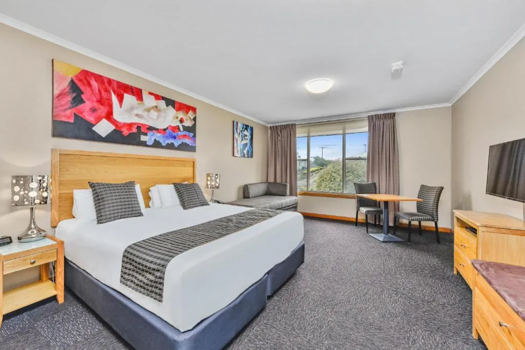 Southgate Motel 3/33