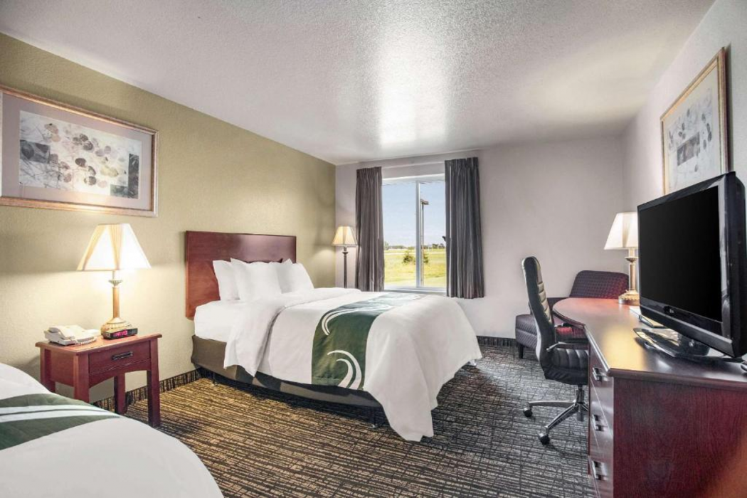 Quality Inn Parsons North 8/18