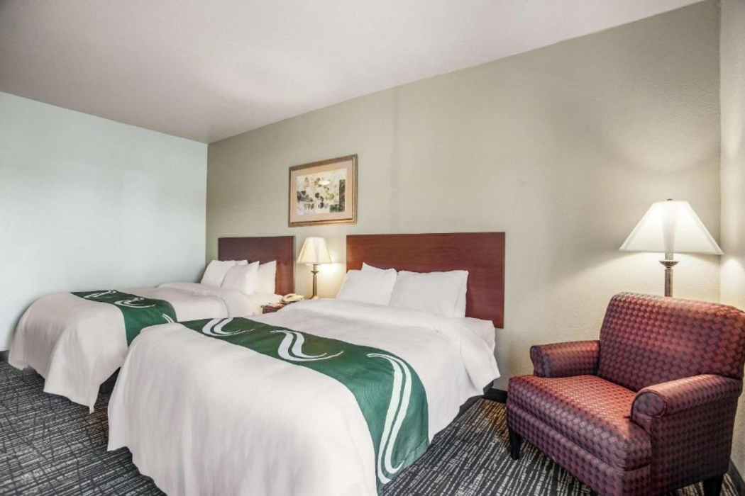 Quality Inn Parsons North 12/18