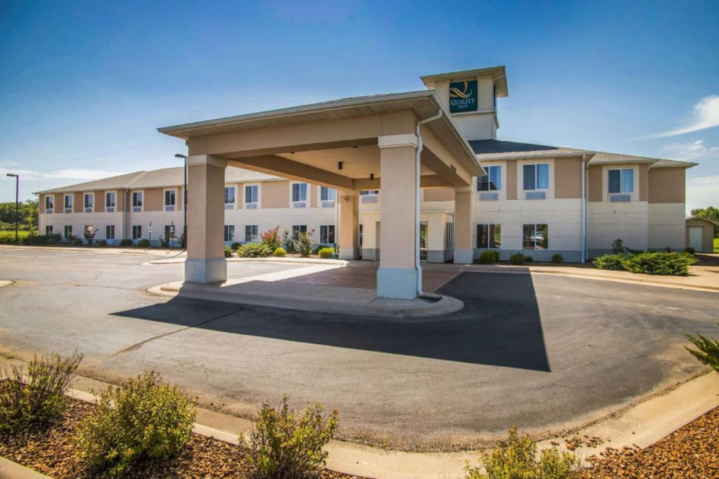 Quality Inn Parsons North 1/18