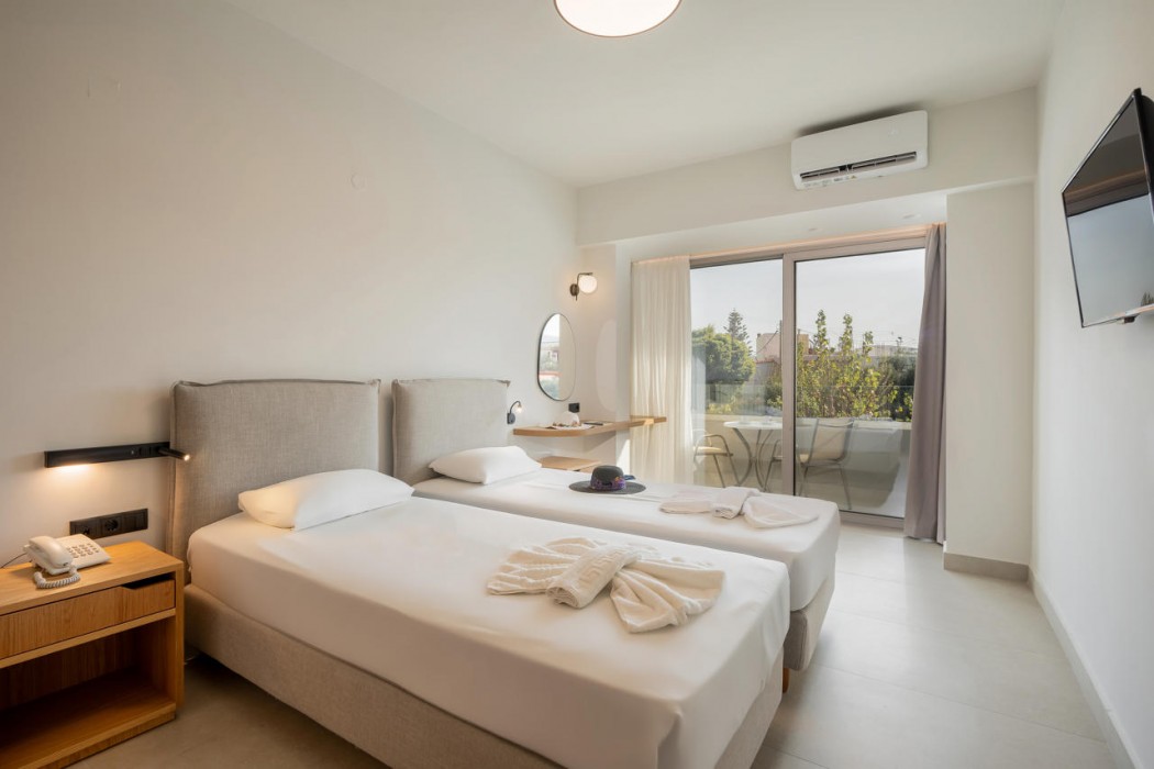 Kathrin Beach Hotel 33/95