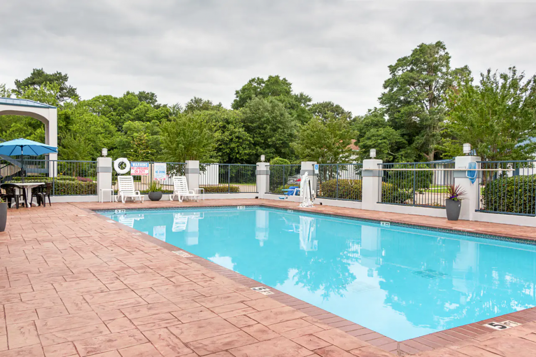 Quality Inn Carthage, TX 25/36