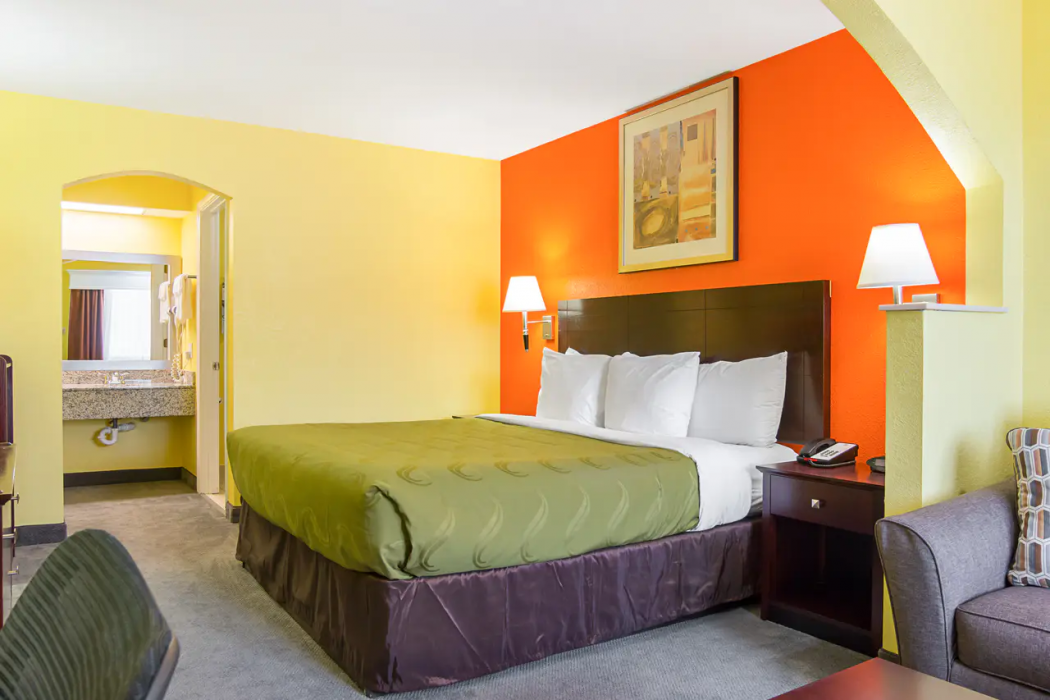 Quality Inn Carthage, TX 16/36