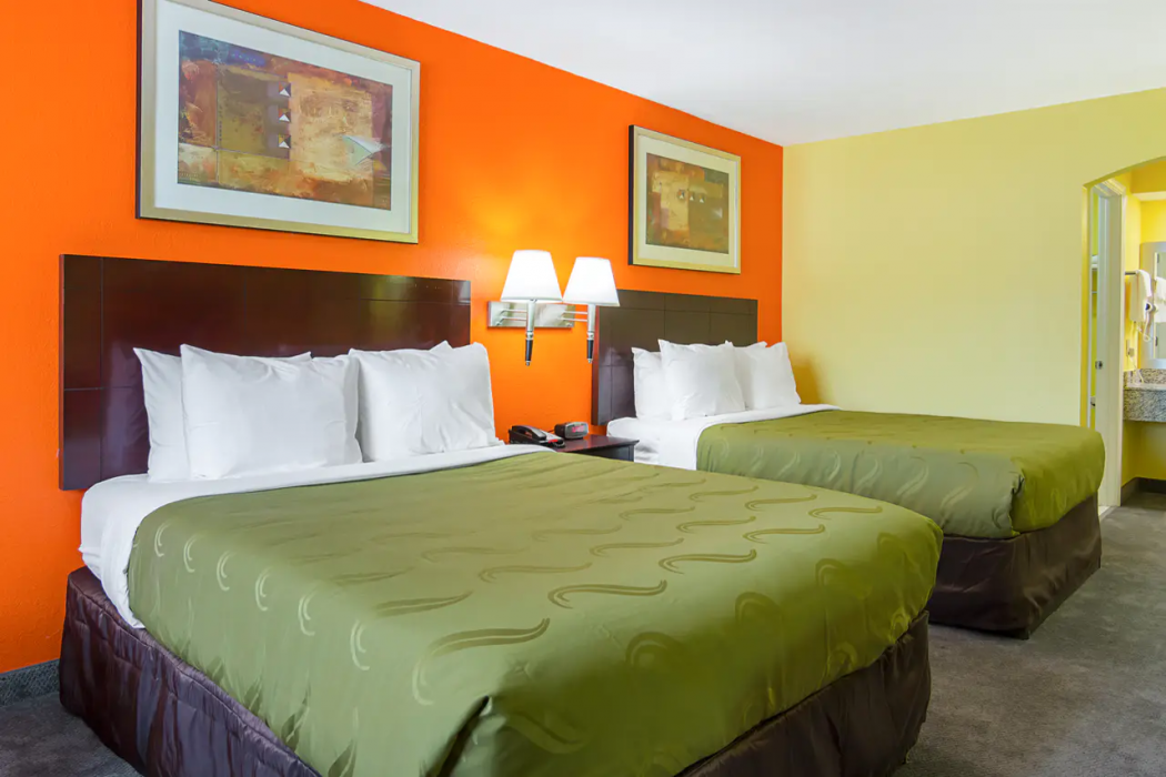 Quality Inn Carthage, TX 15/36