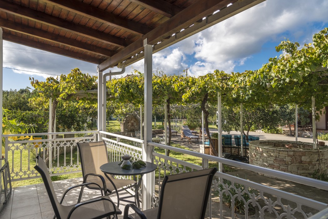 VILLA GANIOS 9/10