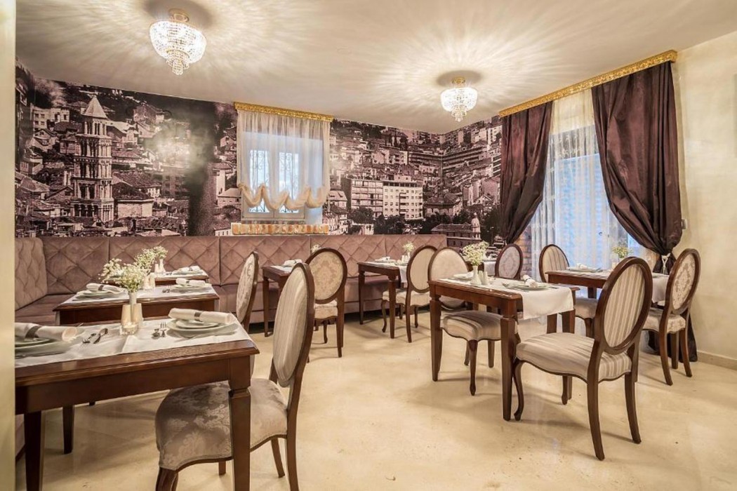 SPLENDIDA PALACE 32/80