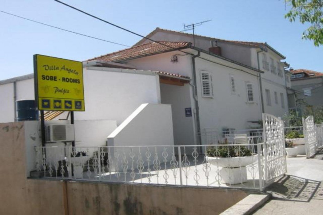 Villa Angela 3/80