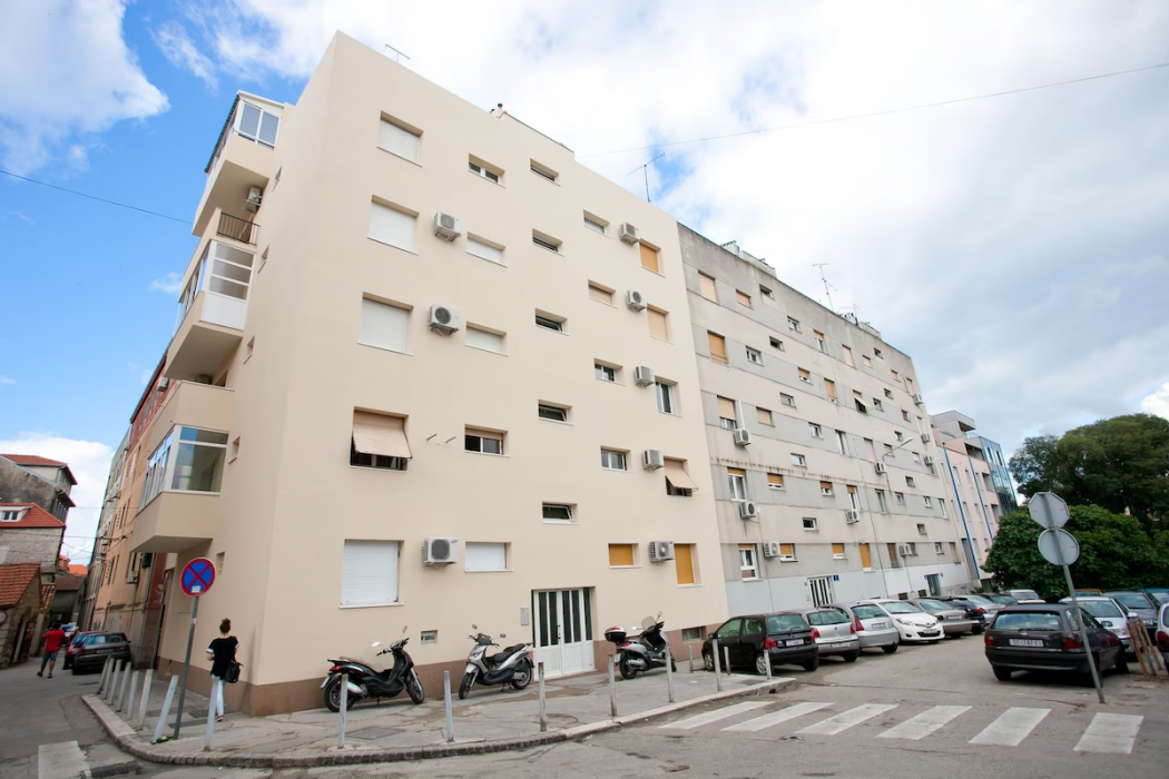 Apartments 4 You Split in SPLIT