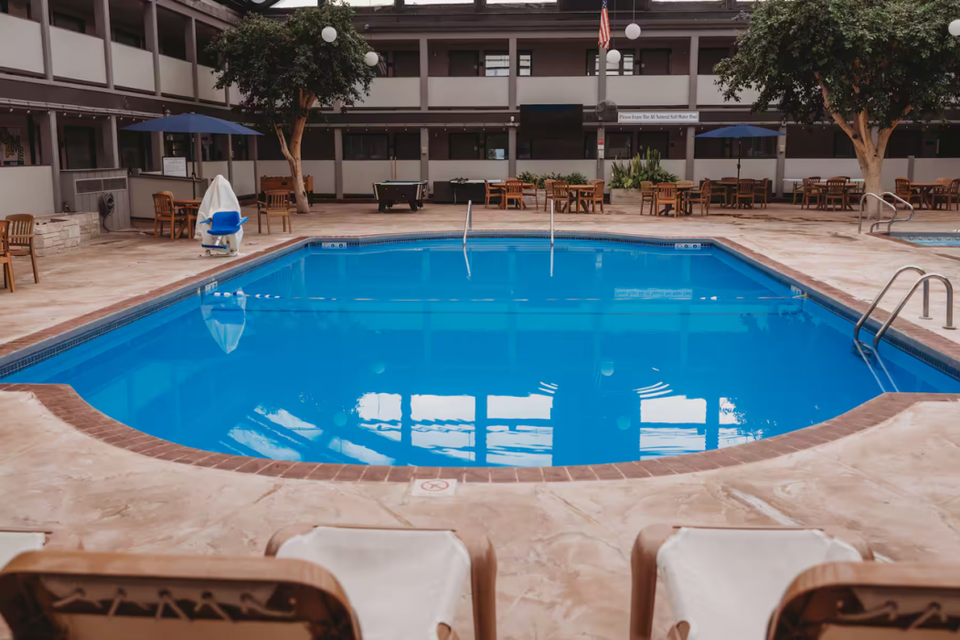AmericInn by Wyndham Appleton Downtown 16/32