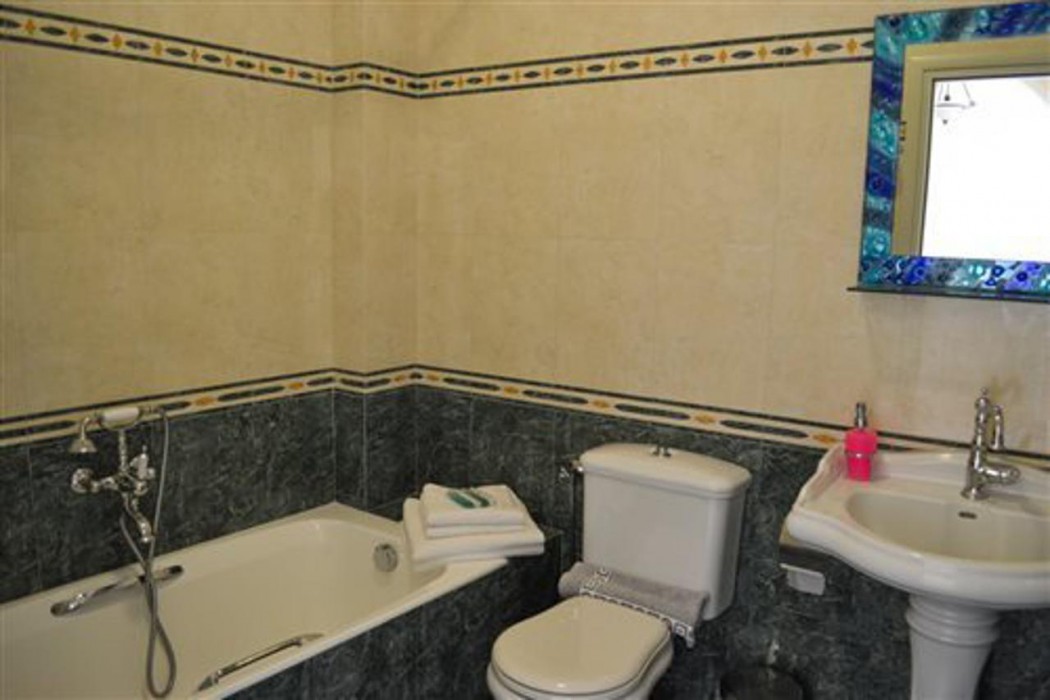 Castro Hotel 35/75