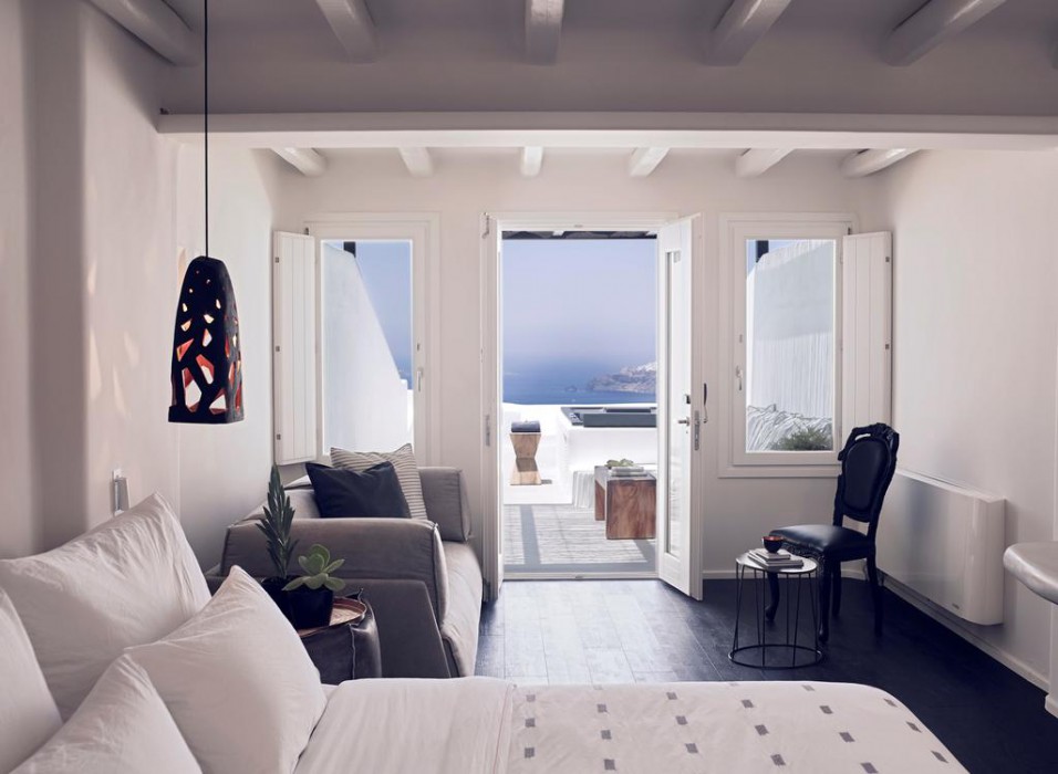 CAVO TAGOO SANTORINI 10/18