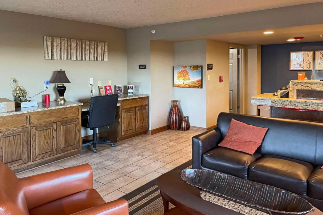 Quality Inn Clinton North, AR 5/16